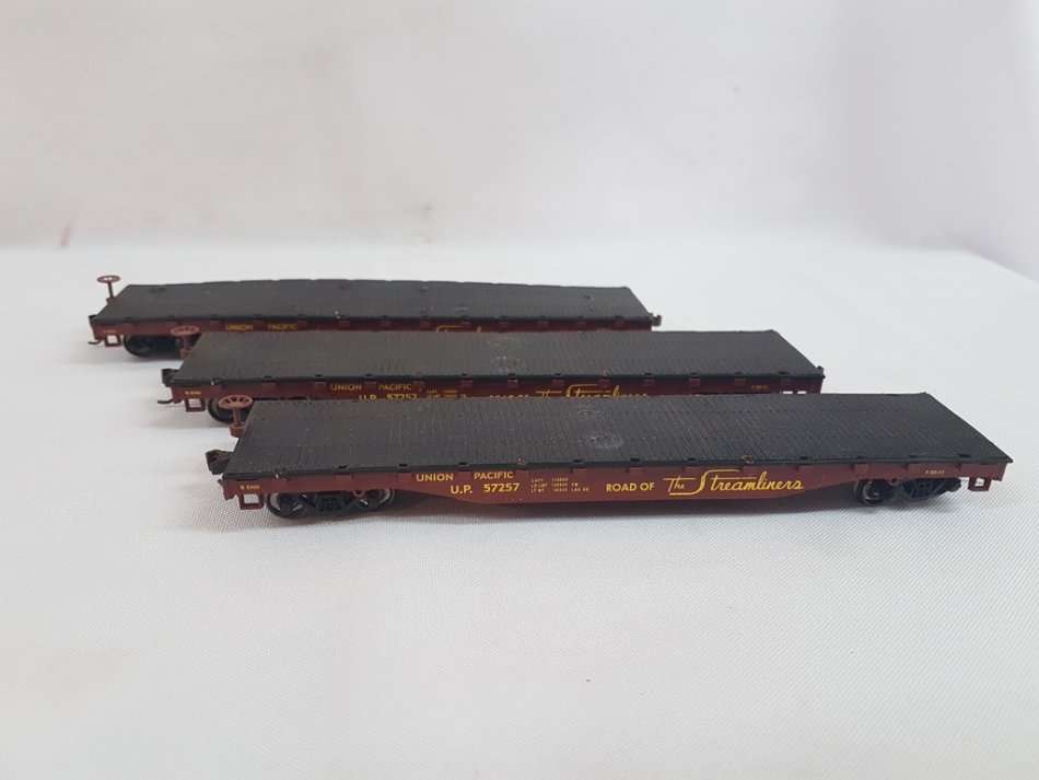 HO Bacmann set of 3 flatbed wagons
