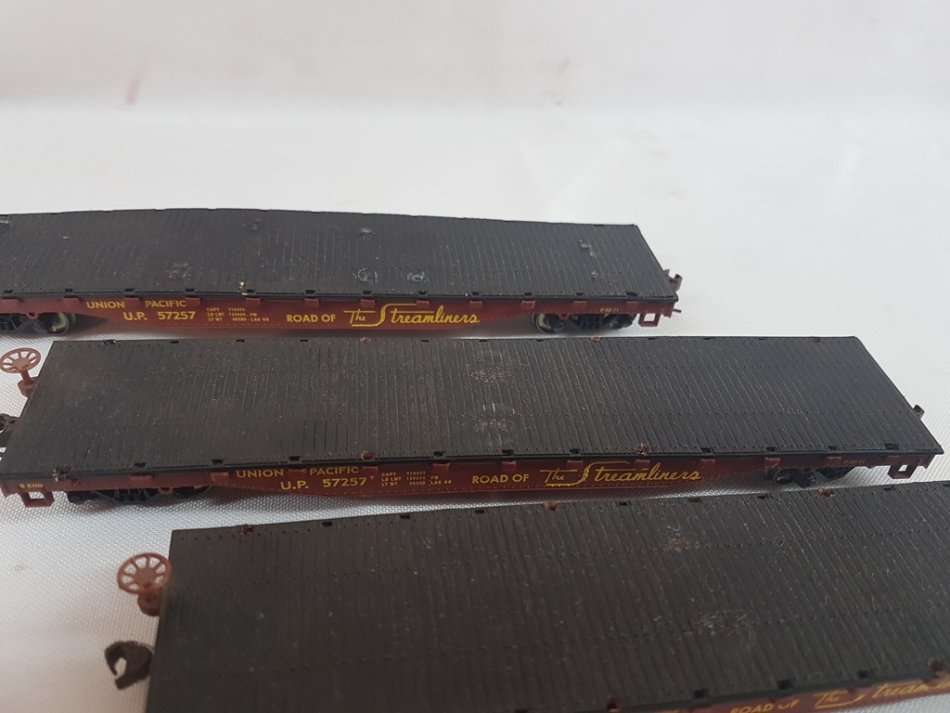 HO Bacmann set of 3 flatbed wagons