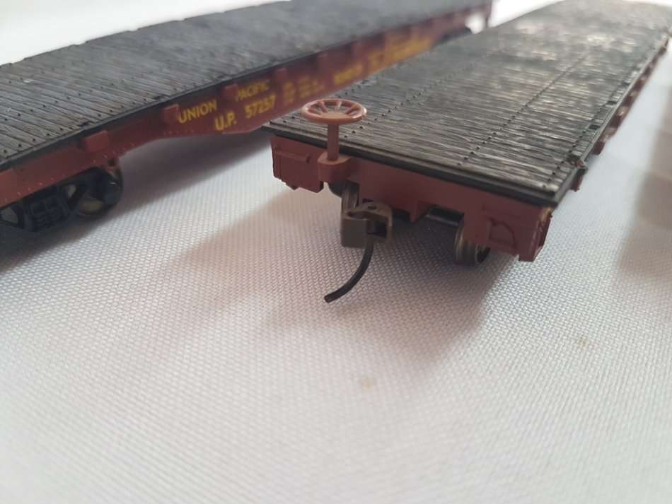 HO Bacmann set of 3 flatbed wagons