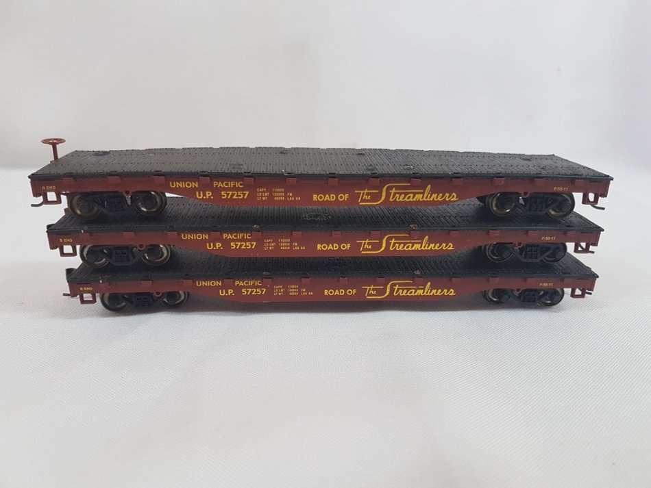 HO Bacmann set of 3 flatbed wagons