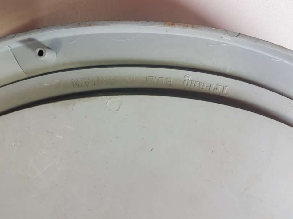 HO Tri-ang turntable