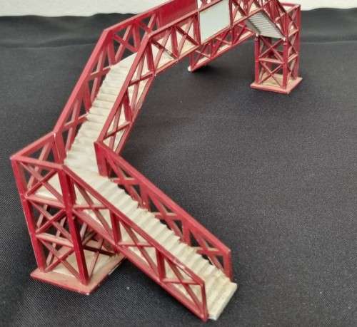 HO pedestrian overpass