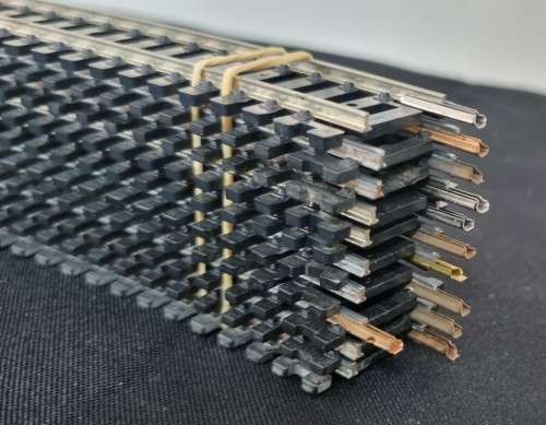 Lima HO curved track 3030