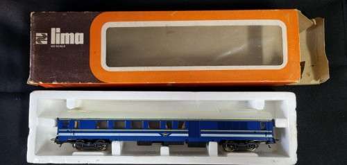 HO Lima Blue train coach
