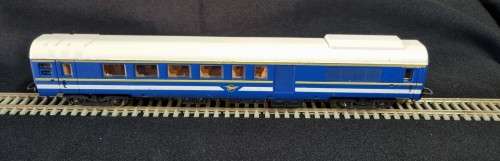 HO Lima Blue train coach