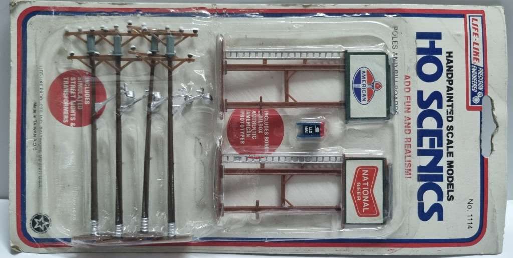 HO poles & billboards (no1)