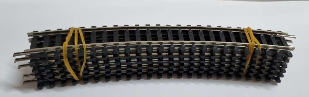 HO Hornby 2nd radius curves (compatible with Lima)