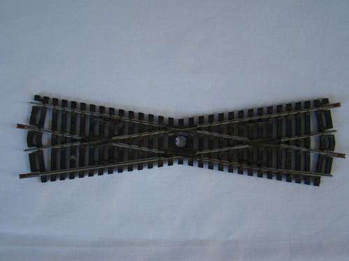 Lima HO tracks 3040 cross 18 degrees