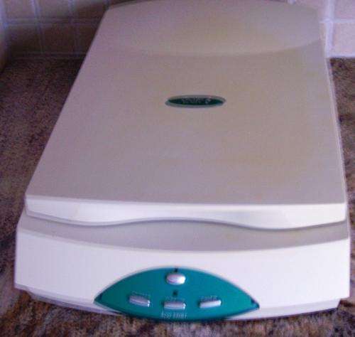 Colour flatbed scanner - Accer