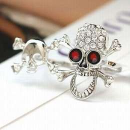 2 Skull Head Bone Crystal Double Rings