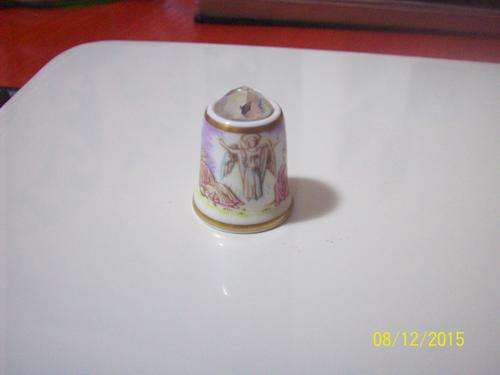 Sutherland England thimble with crystal on top