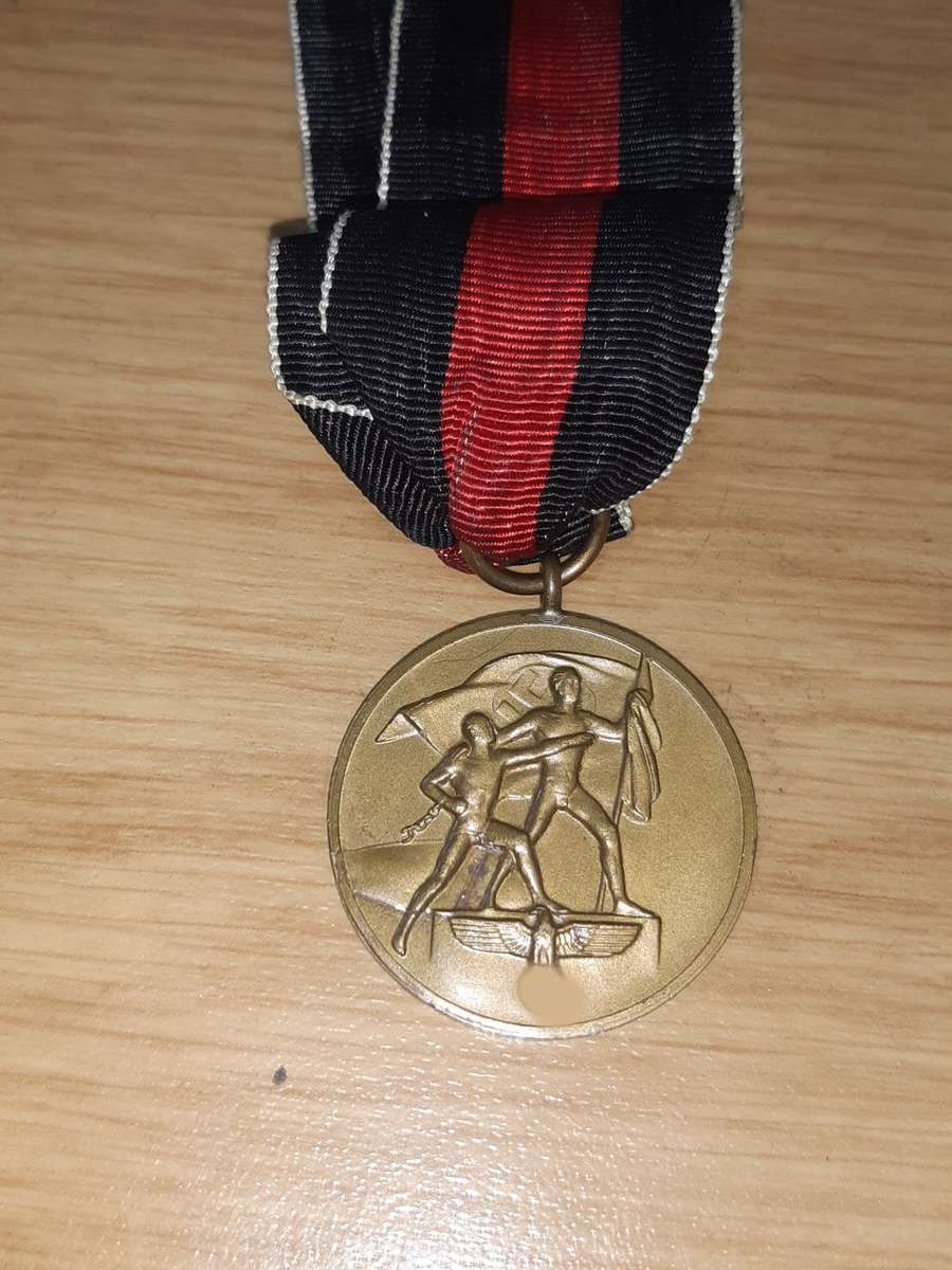 GERMANY WWII SUDETENLAND MEDAL WITH RIBBON