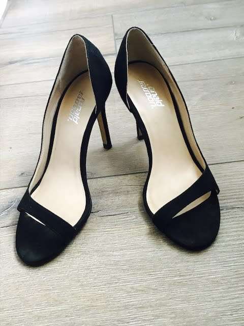 SUEDE BLACK HEELS - SIZE: 3 - RONALD SASSOON
