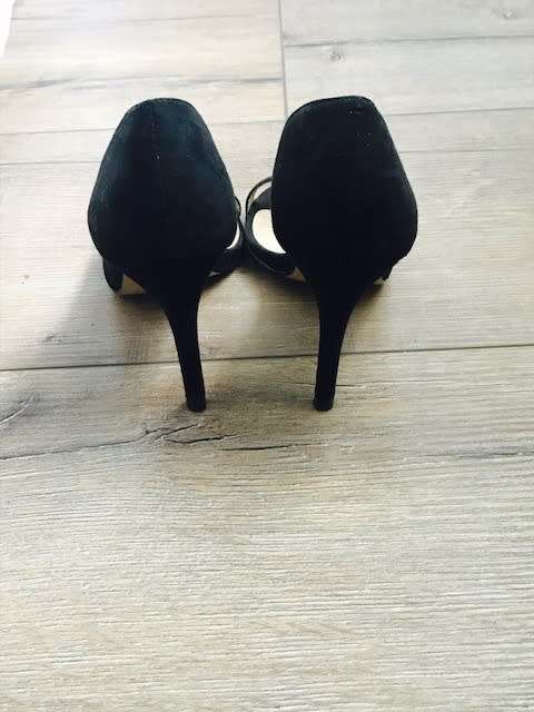 SUEDE BLACK HEELS - SIZE: 3 - RONALD SASSOON