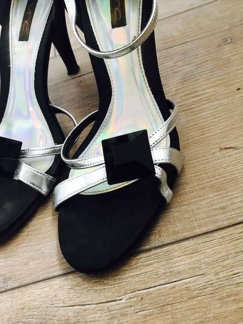 BLACK AND SILVER HEELS - SIZE: 4