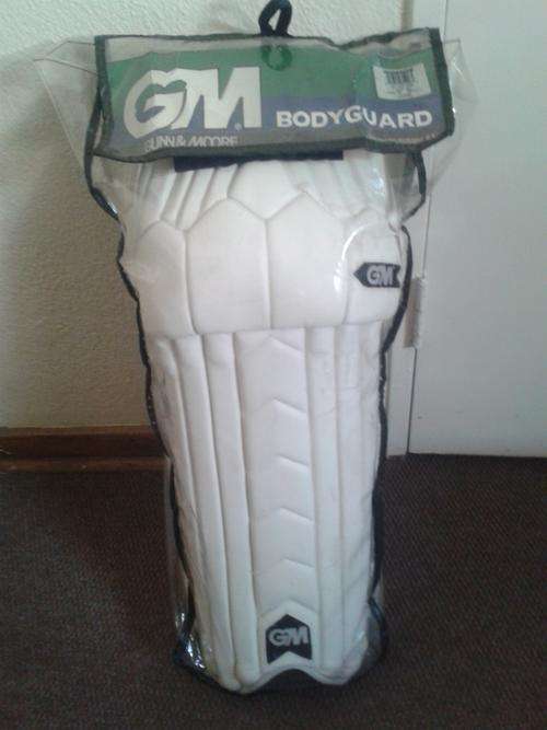 GM Hero 909 Batting Pads