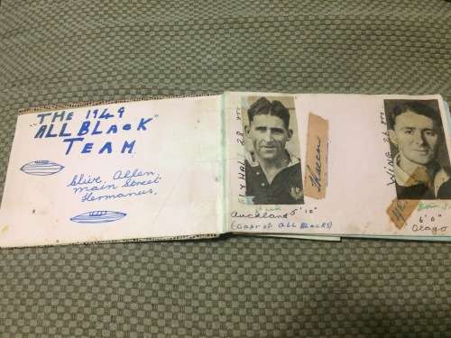 Autograph Booklet of the 1949 All Blacks !!!