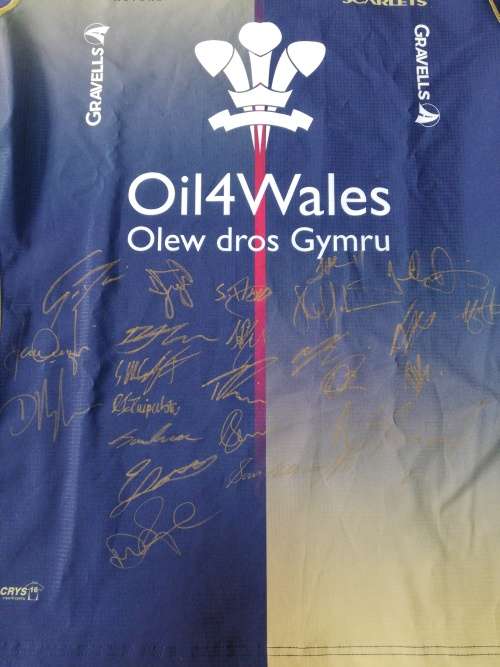 Scarlets Players Issue Match Jersey Size 3XL signed by team