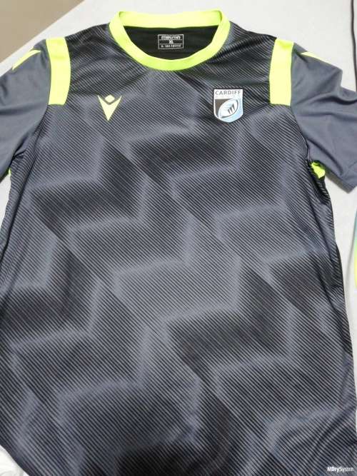 Cardiff Rugby Training Shirt Size XL