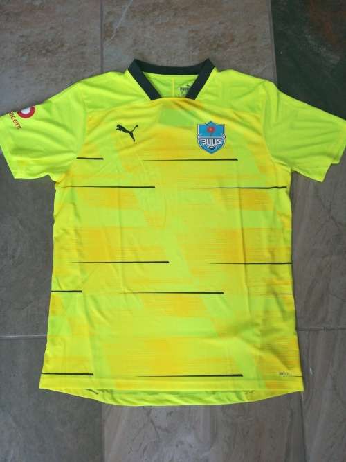 Bulls Playere Moisture Management shirt Size XL