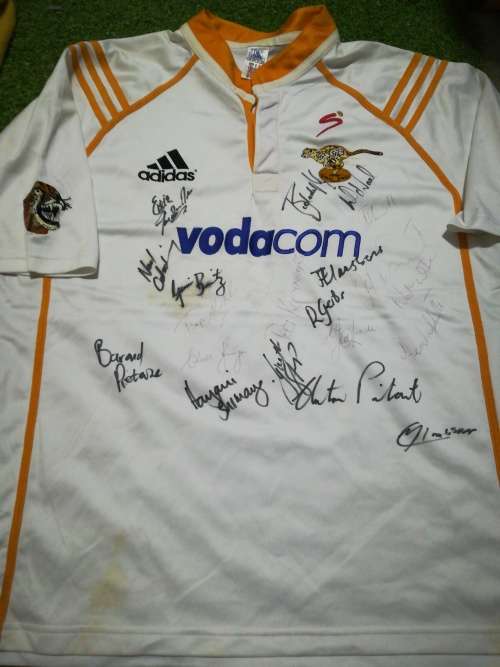 Cheetahs Players issue jersey 2006 signed by Final team players!!