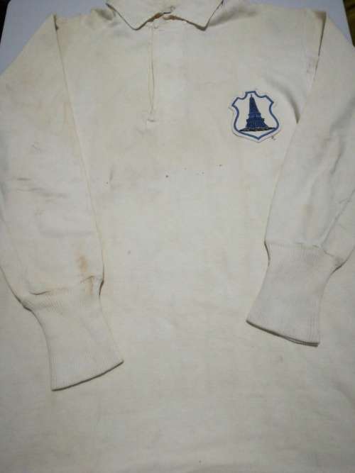 Monument Highschool Jersey no 4