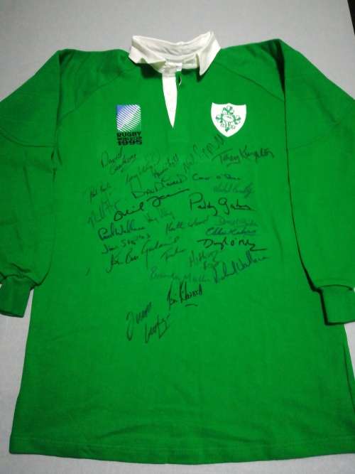 Ireland 1995 RWC Players issue signed jesey Size 44 Rare!!!