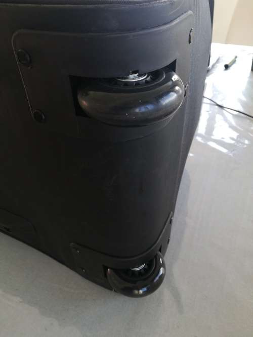 Bulls Players Travel Kitbag with wheels and pullout handle