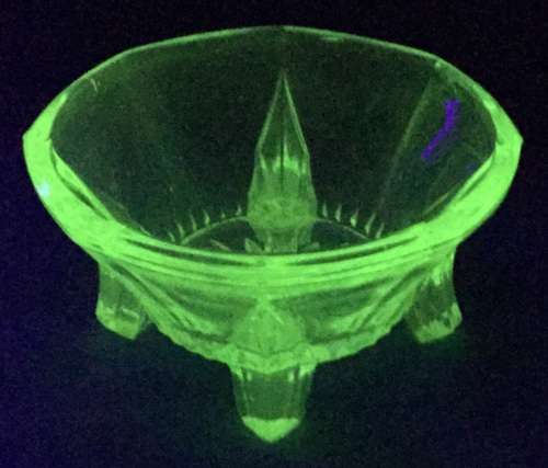 Wee little Uranium Glass Bowl......80 mm diameter