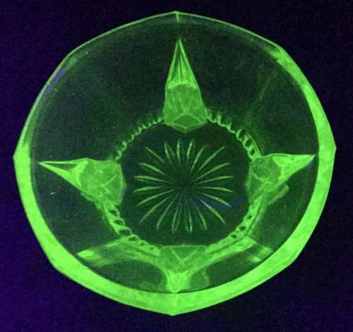Wee little Uranium Glass Bowl......80 mm diameter
