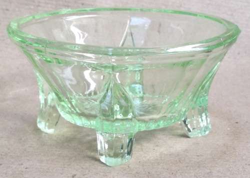 Wee little Uranium Glass Bowl......80 mm diameter