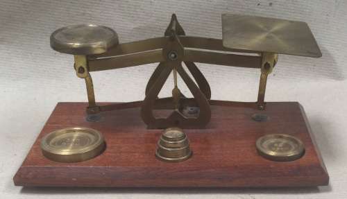 Postal Scale with metric weights from 5-100 grams