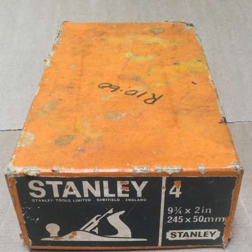 Stanley No. 4 smoothing plane, in original box. Well used with respect.