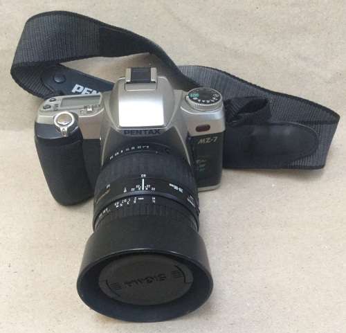 Pentax MZ-7 with Sigma zoom 28-80 mm 1:3.5 - 5.6 Macro....really good condition