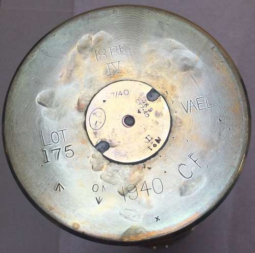 1940 18pdr shell with applied Italian badge....285mm height