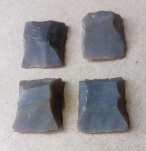 Musket flints 15/16ths width. Sold as a lot.
