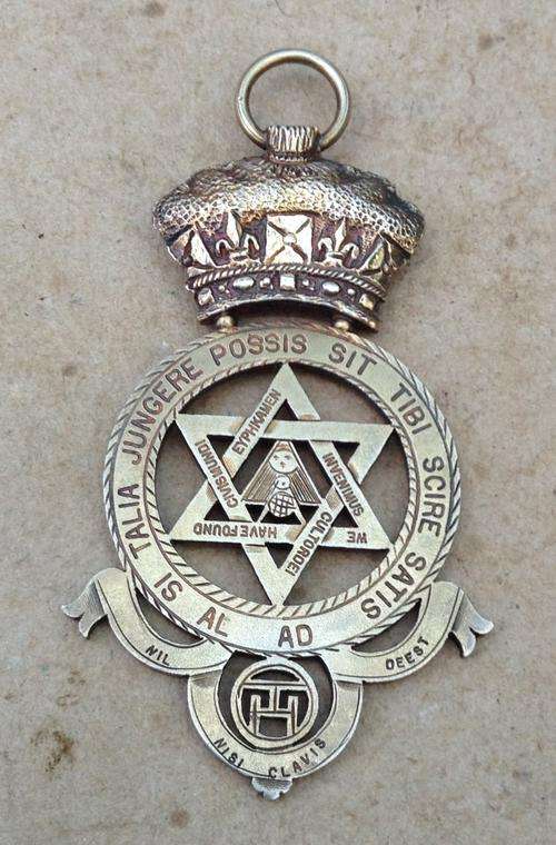 Masonic Jewell.....silver gilt....Hallmarked London, 38.1 grams