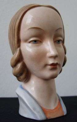 PORCELAIN HEAD ORNAMENT - UNKNOWN MAKER - SEE NOSE