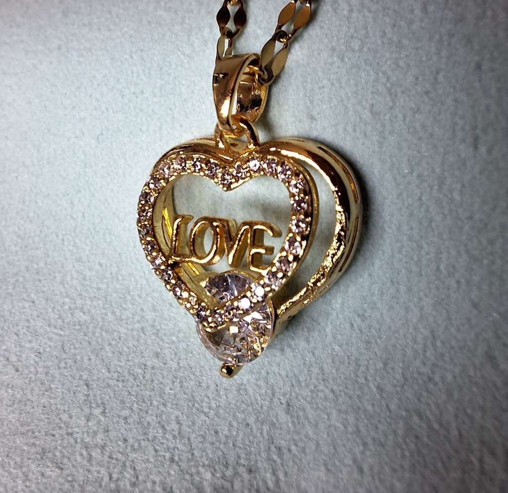 `R999` Bargain 18K Gold Plated Heart Shape Necklaces
