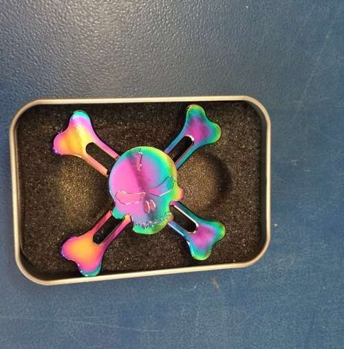 R100 AUCTIONS!!! Steel Alloy 4 Sided Skull Cool Spinning stress Relief product Spinner