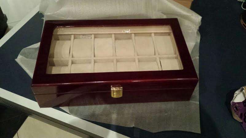 BRAND NEW LUXURY 12 SLOT WATCH BOX/ CASE  *SPECIAL* FREE SHIPPING