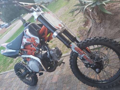 125cc BIG BOY PIT BIKE! AS GOOD AS NEW, RUNS PERFECT! HARDLY USED!
