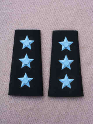 Pair of Pre 1994 Captain Rank Epaulettes for Field Dress