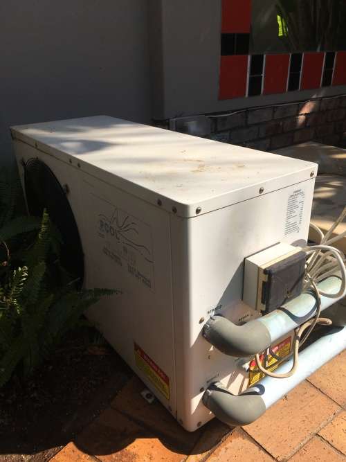 LATE ENTRY - BARGAIN - SWIMMING POOL HEAT PUMP UNIT