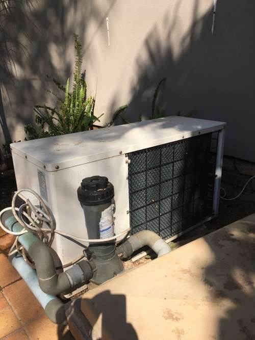 LATE ENTRY - BARGAIN - SWIMMING POOL HEAT PUMP UNIT