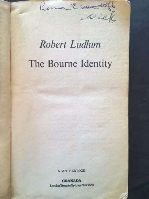 The Bourne Identity (Jason Bourne #1)  - Robert Ludlum (Paperback)