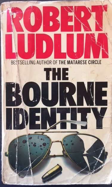 The Bourne Identity (Jason Bourne #1)  - Robert Ludlum (Paperback)