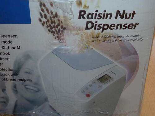 Panasonic bread maker with raisin and nut dispenser