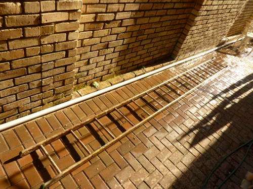 Single steel step ladder