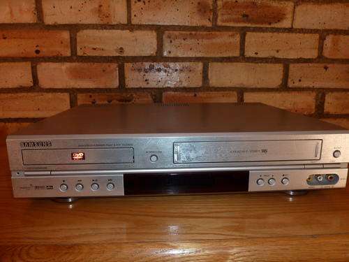 Samsung combination DVD player and VHS player